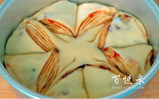 在家做豆沙面包，跟買的一樣香，蓬松暄軟，做法簡單零失敗